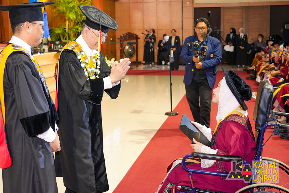 Sempat Ingin Mundur, Hasbi Jadi Wisudawan Tuli Pertama yang Pidato di Wisuda Unpad | Dr. Borat
