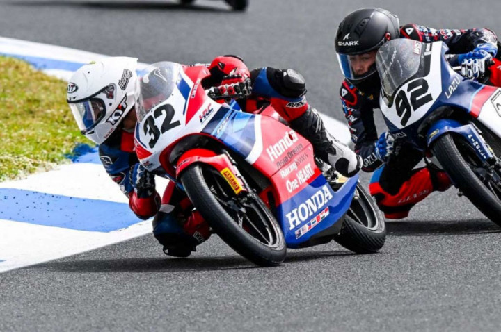 Indonesia Raya Bergema di Estoril! Kiandra Ramadhipa Raih Podium Tertinggi Moto3 Junior, Ini Deretan Faktanya! | Dr. Borat