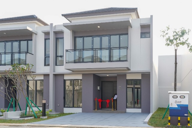 Paramount Petals Serah Terima 70 Rumah ke Konsumen | Dr. Borat