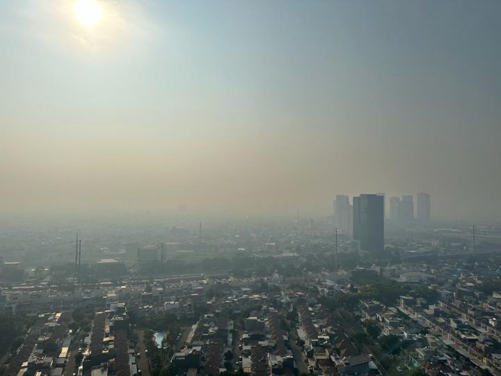 Udara Jakarta Tak Sehat, Warga Disarankan Pakai Masker | Dr. Borat