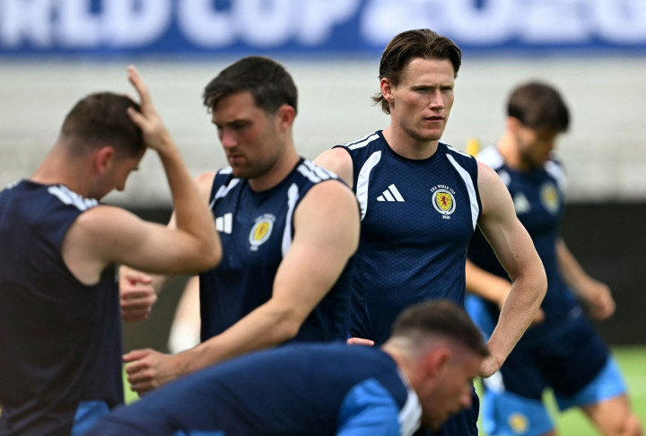McTominay Tantang Selecao, Tiket 32 Besar Jadi Taruhan | Dr. Borat