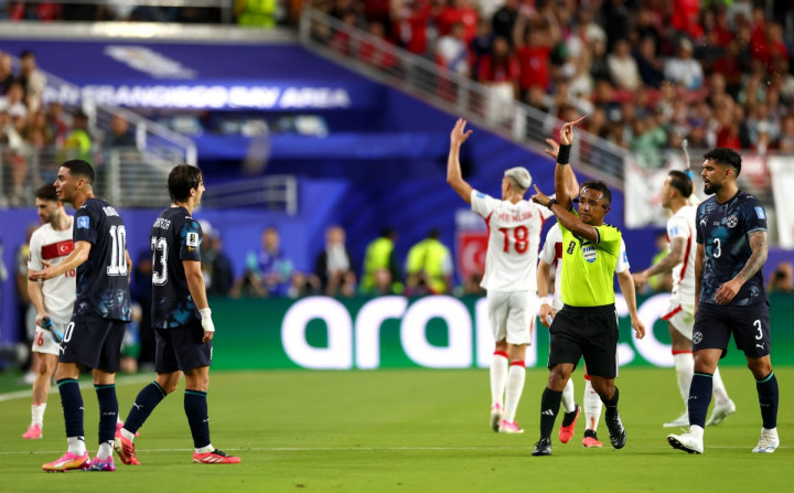 ​Almiron jadi Pemain Pertama di Piala Dunia 2026 yang Langgar Aturan Baru | Dr. Borat
