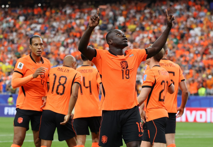 De Oranje Unggul Lewat Brace Brian Brobbey | Dr. Borat