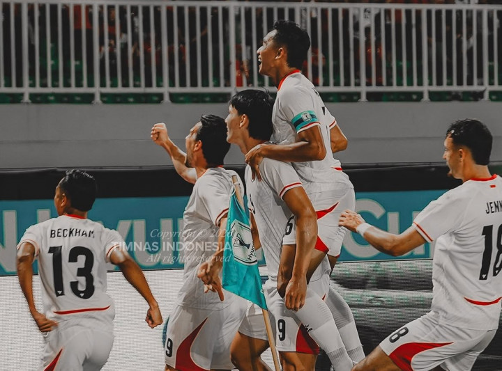 Brace Mitchell Baker Bawa Garuda Unggul | Dr. Borat