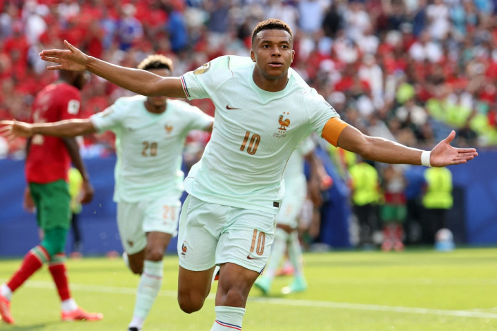 Etoo Sentil Perlakuan Publik Prancis terhadap Mbappe | Dr. Borat