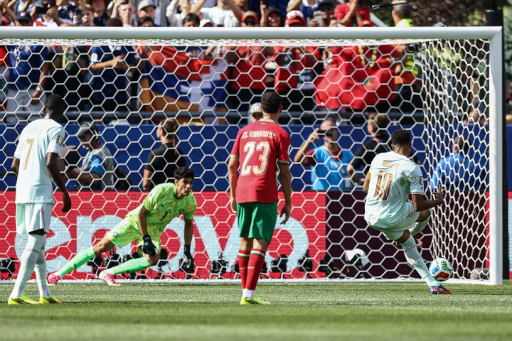 Mbappe Gagal Penalti, Prancis Ditahan Maroko | Dr. Borat