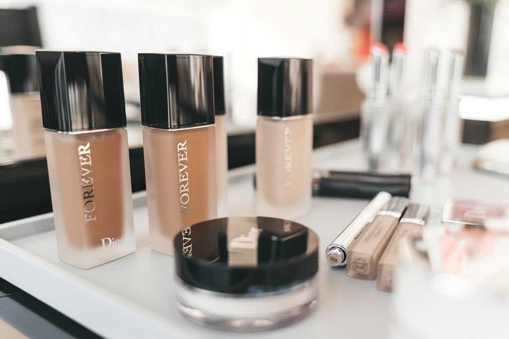 Niatnya Biar Cantik, Kok Malah Tua? Yuk, Evaluasi 7 Kesalahan Makeup Ini | Dr. Borat