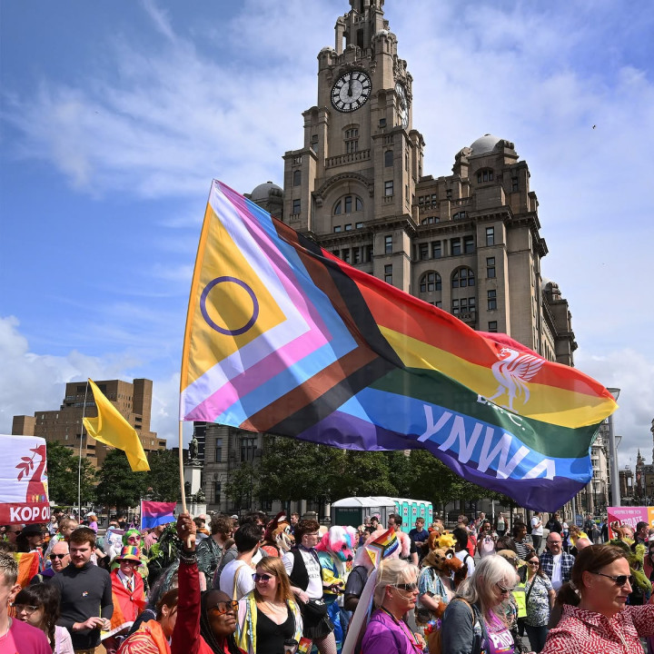 ​Liverpool Dihujani Unfollow Massal Usai Berikan Dukungan Terhadap Komunitas LGBT+ | Dr. Borat