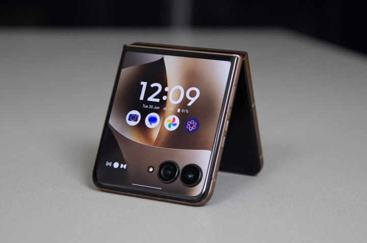 HP Lipat Terbaik 2026, Pilihan Clamshell dan Fold untuk Berbagai Kebutuhan | Dr. Borat